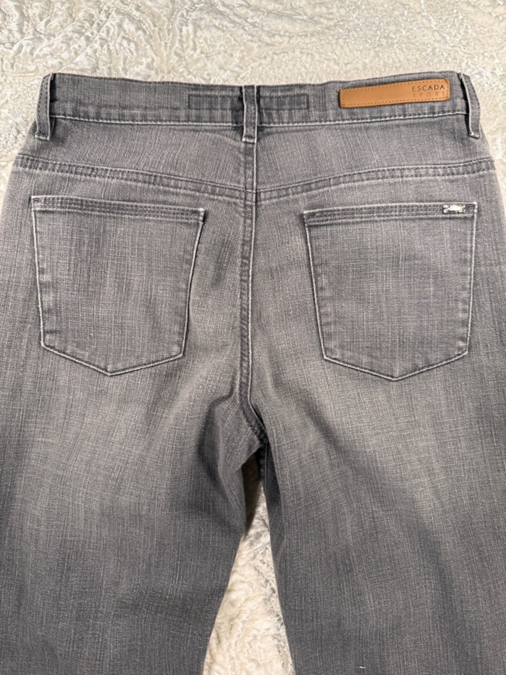 Escada Sport Gray Jeans with Branded Button - Picture 4 of 7